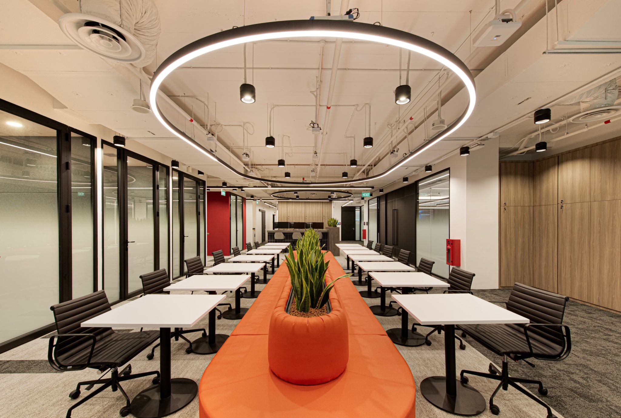 DHL meeting booths